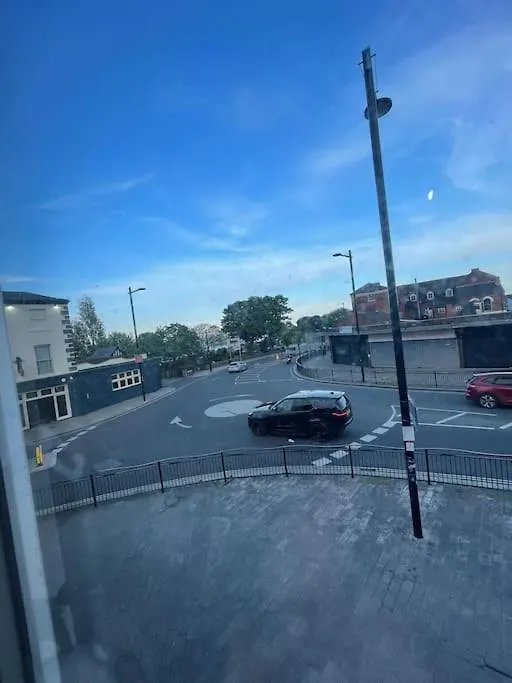 Contractors - High Street - Fast Wi-Fi Apartment Cleethorpes United Kingdom